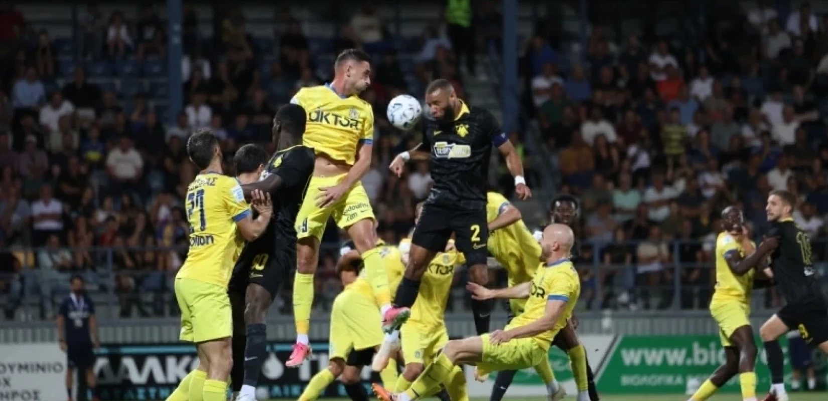 Super League: Ο Αστέρας «φρέναρε» την ΑΕΚ στην Τρίπολη
