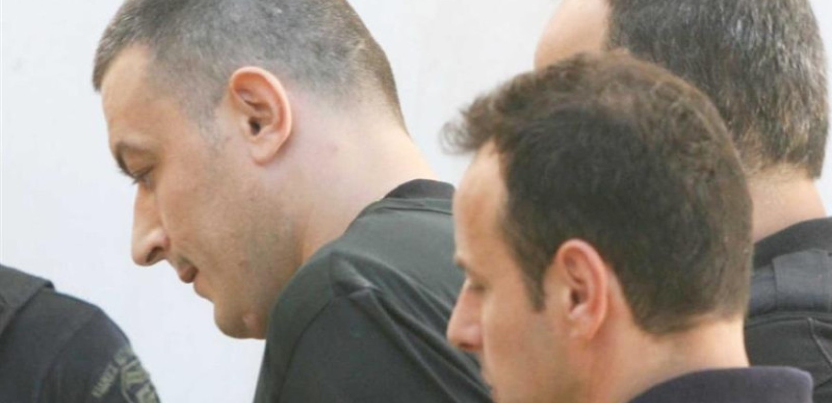 Επισήμως δραπέτης ο Αλκέτ Ριζάι μετά το πιστολίδι στην Ανάβυσσο - Συνελήφθησαν ο ιδιοκτήτης του beach bar και η σύζυγός του (βίντεο)