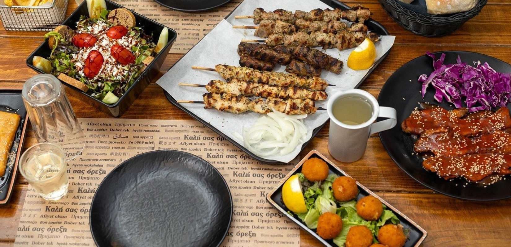 Mezedaki Bar: Το στέκι της Κάτω Τούμπας όπου η παρέα συναντά την αυθεντική γεύση