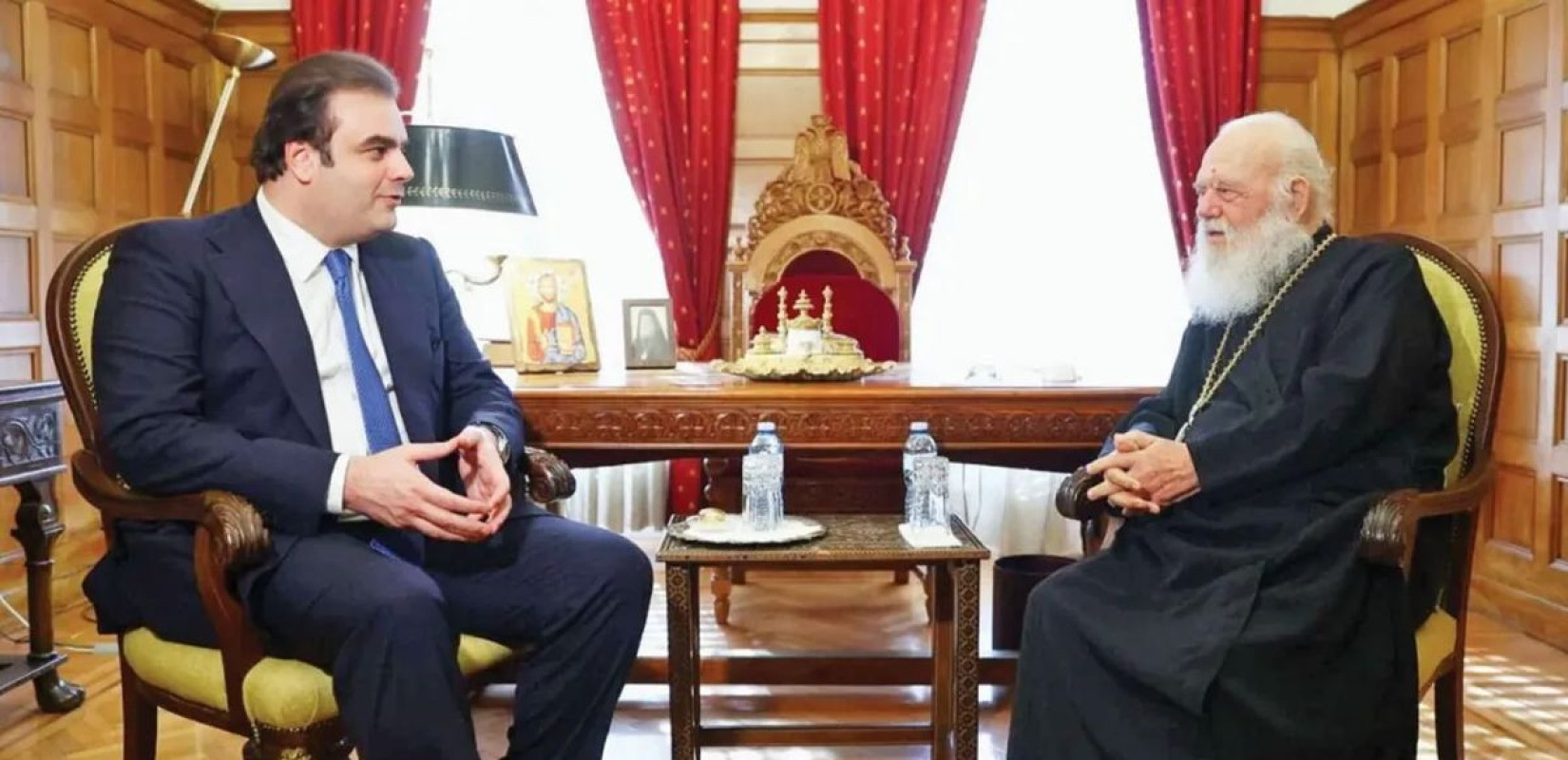 Πηγή: https://s.parapolitika.gr/images/1130x667/jpg/files/2026-09-14/foititikes-esties-ieronumos-pierrakakis.webp