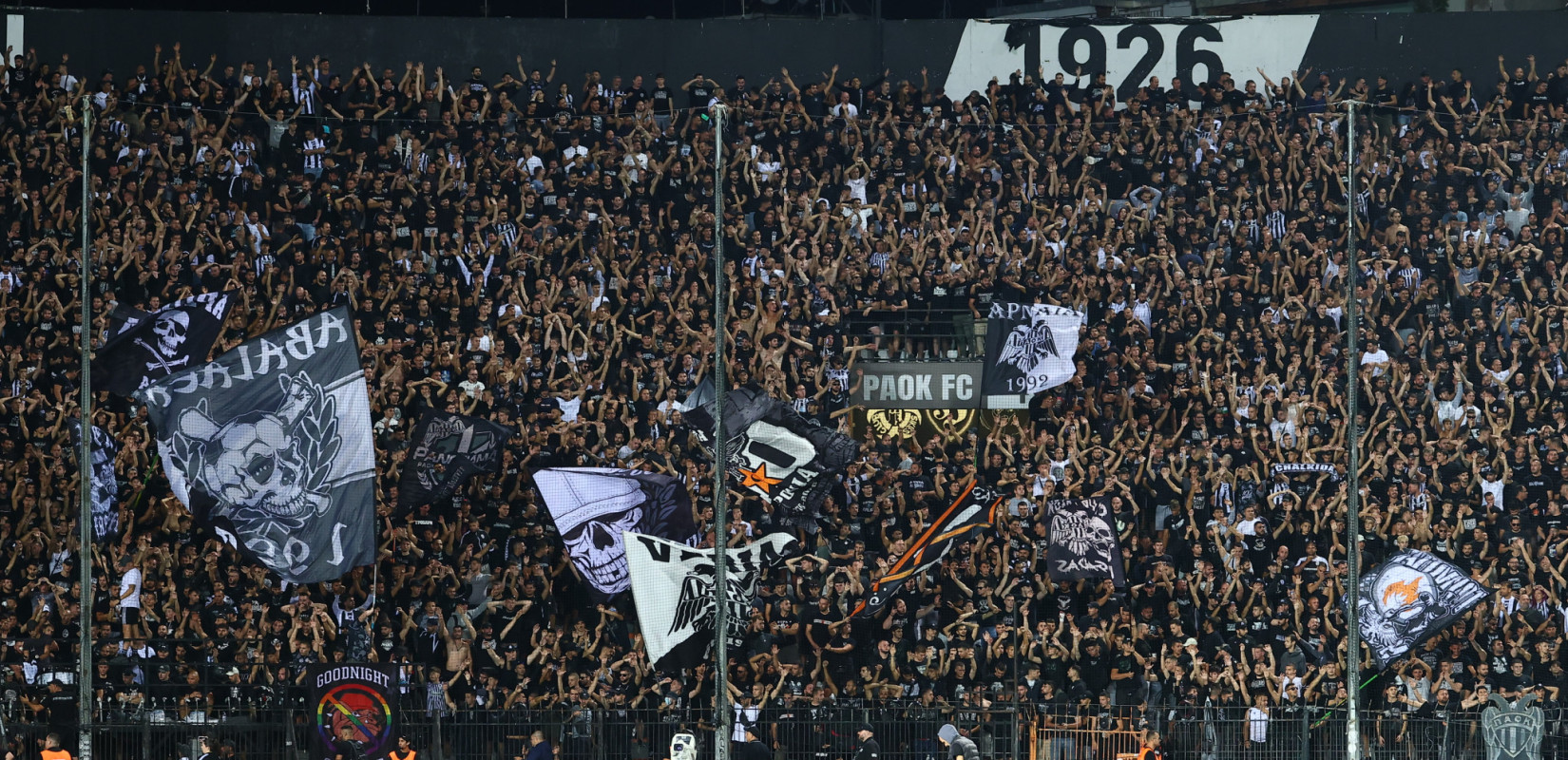 Θεσσαλονίκη: Συνελήφθη 23χρονος έξω από την Τούμπα για χρήση λέιζερ σε αγώνα
