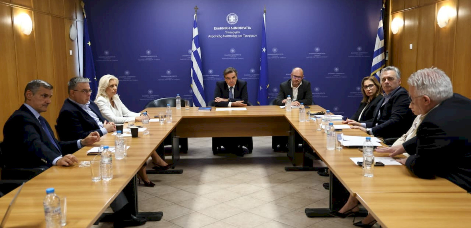 Ζωονόσοι και συντονισμός των κρατικών υπηρεσιών στην ατζέντα συνάντησης του Μ. Σχοινά με τις Αποκεντρωμένες Διοικήσεις