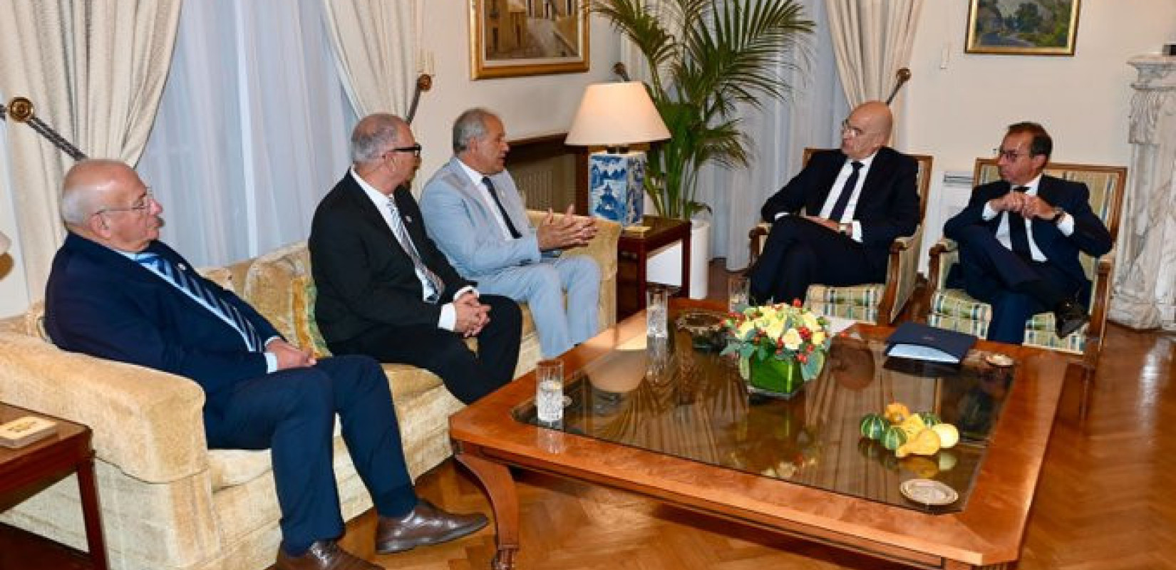 Κύπρος: Συνάντηση με εκπροσώπους των κατεχόμενων κοινοτήτων για τον Ν. Δένδια