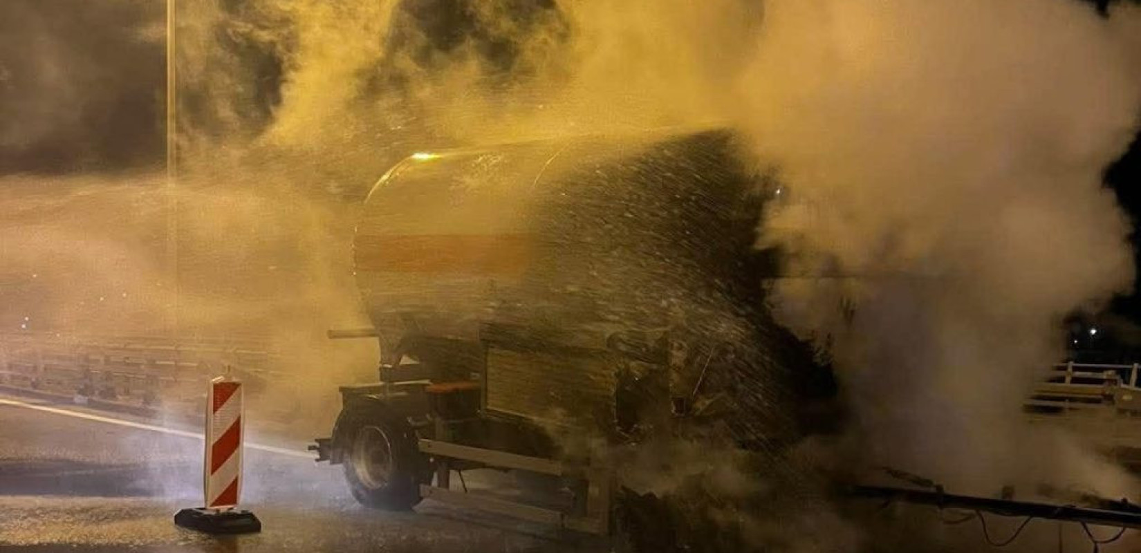 Συναγερμός στην Ιόνια Οδό: Φωτιά σε βυτιοφόρο με υγραέριο στο ύψος της Άρτας