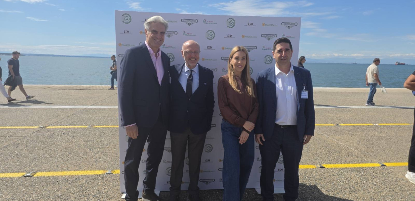 Θεσσαλονίκη: Στα πράσινα ο Λευκός Πύργος για την Παγκόσμια Ημέρα Φαρμακοποιού