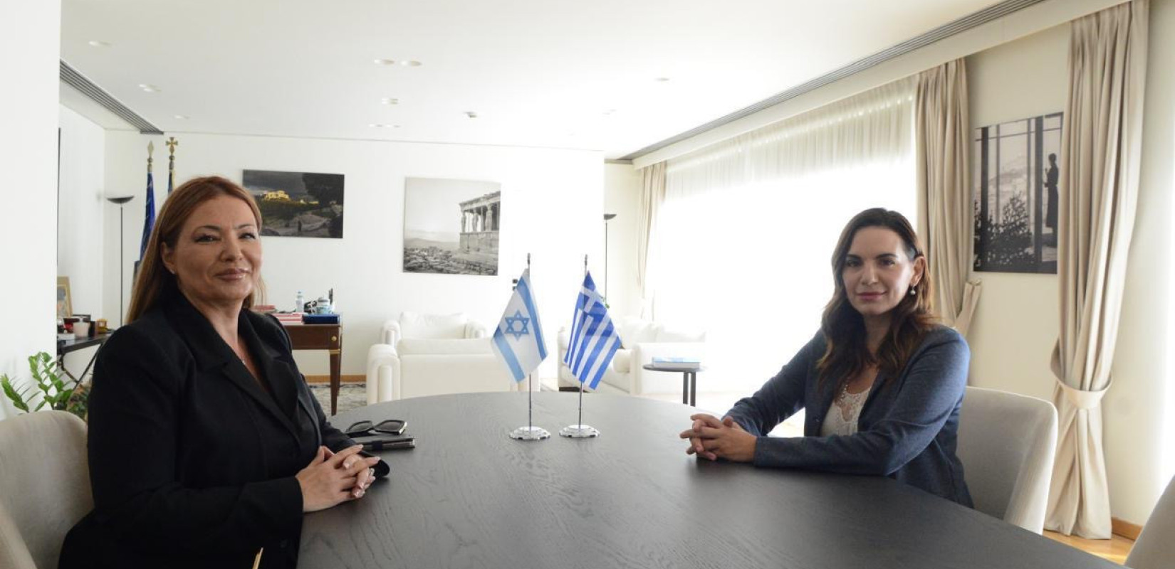 Συνάντησης της Όλγας Κεφαλογιάννη με την νέα πρέσβειρα του Ισραήλ