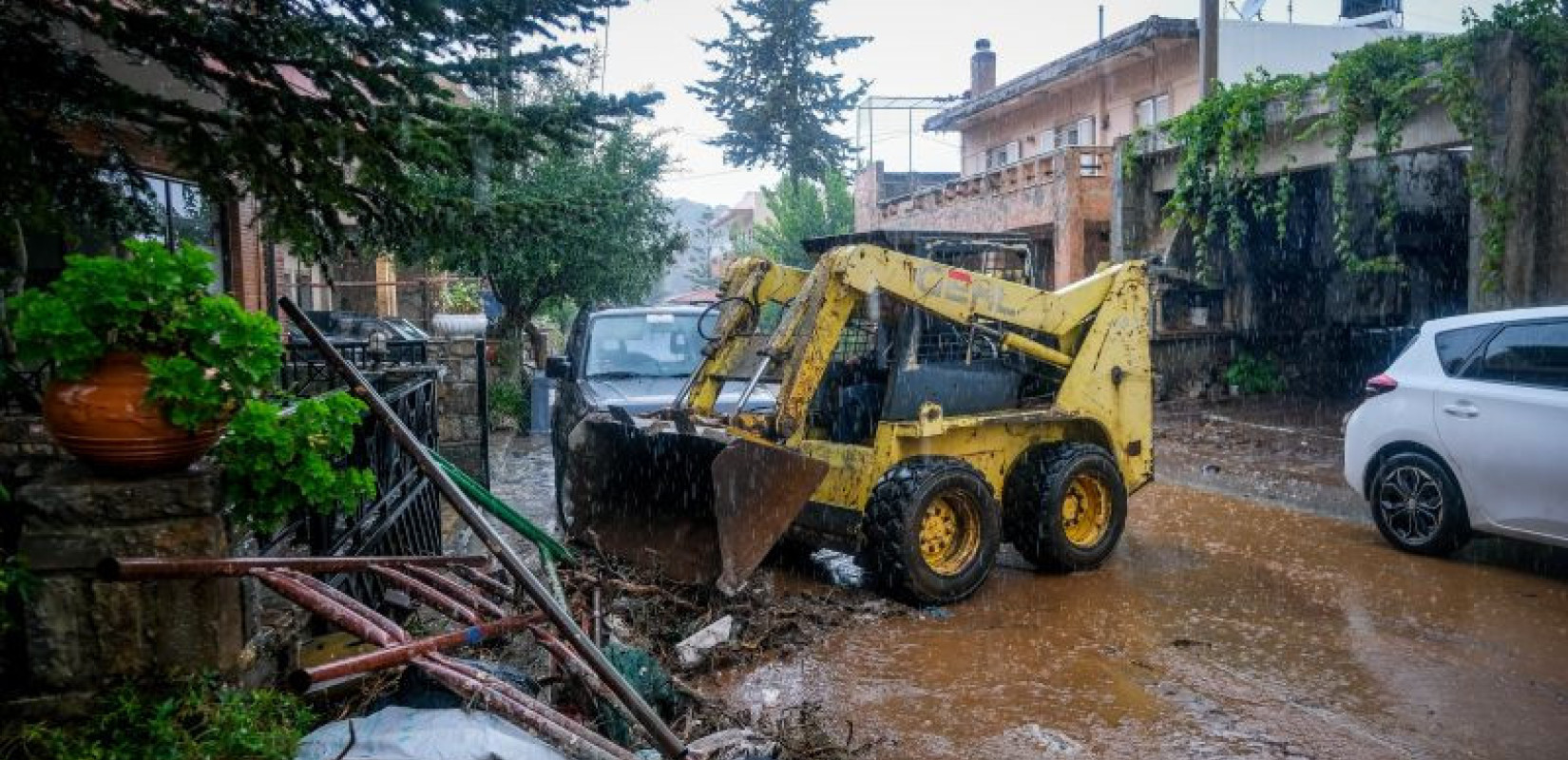 Κακοκαιρία: Επί ποδός η Πυροσβεστική σε Αττική και Κρήτη