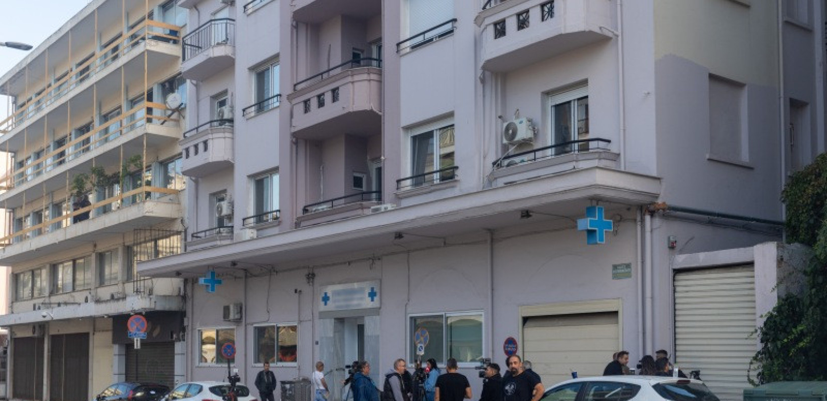 Ιδιωτική κλινική στη Θεσσαλονίκη: Αρχίζει η εκκένωση του χώρου και η ασφαλής απομάκρυνση των ασθενών, παρουσία δικαστικού επιμελητή