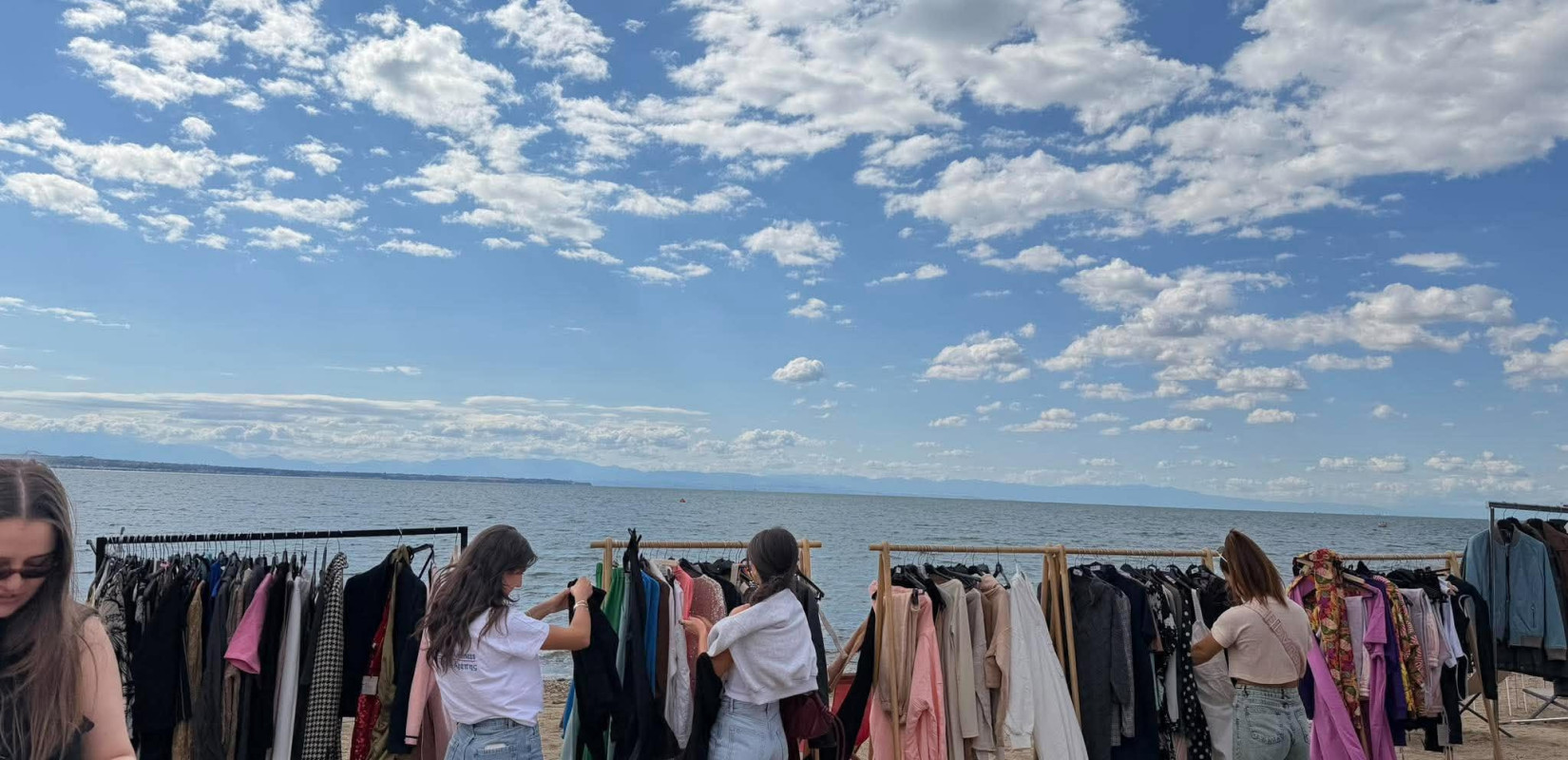 Θεσσαλονίκη: Πλήθος κόσμου στο Bazaar της Πράξης Αγάπης για καλό σκοπό (βίντεο)