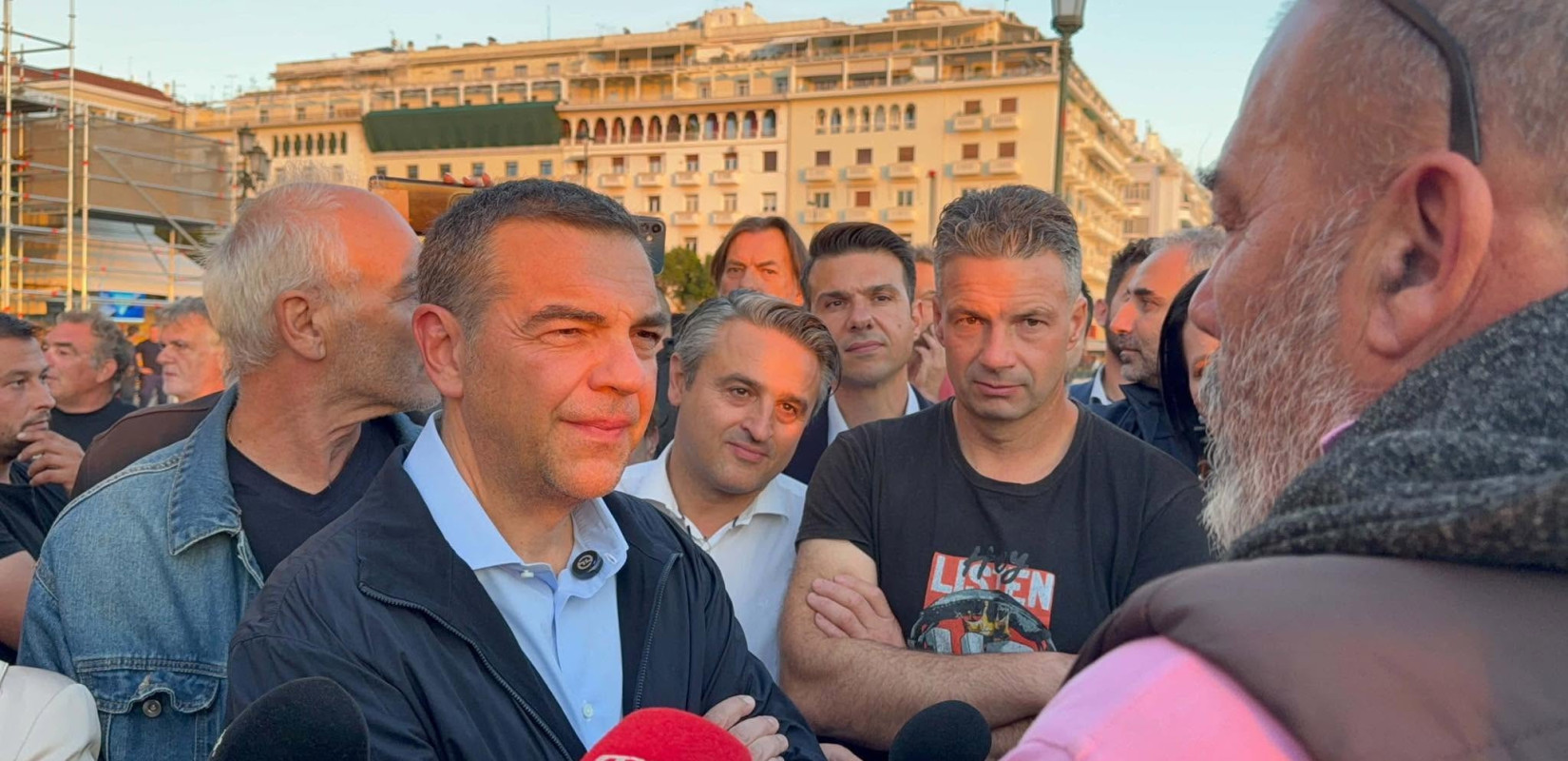 Με τους αλιείς συναντήθηκε ο Αλέξης Τσίπρας στη Θεσσαλονίκη (βίντεο)