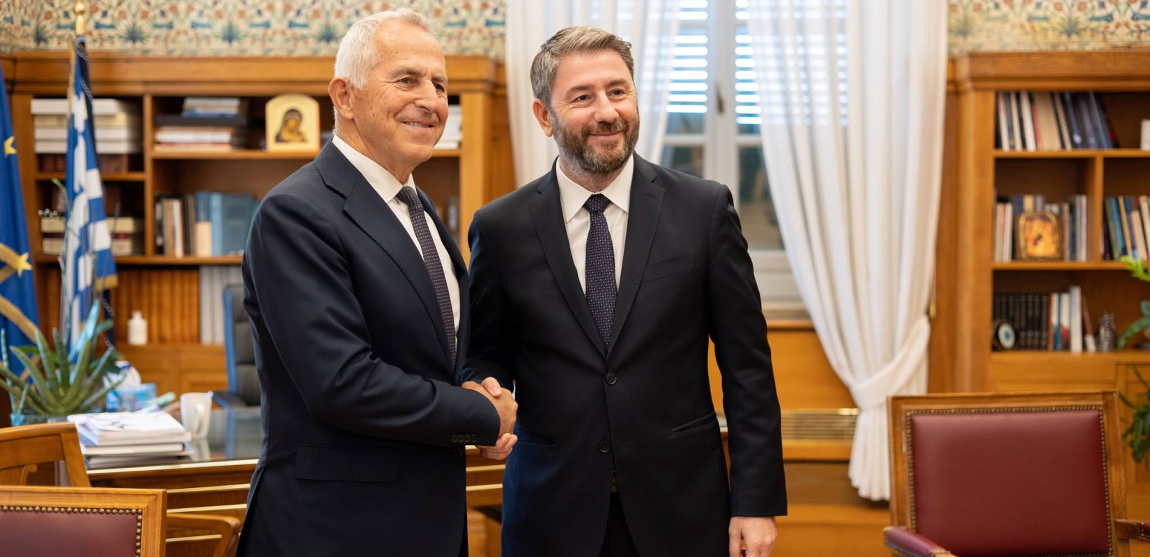 Στο ΠΑΣΟΚ ο Ευάγγελος Αποστολάκης