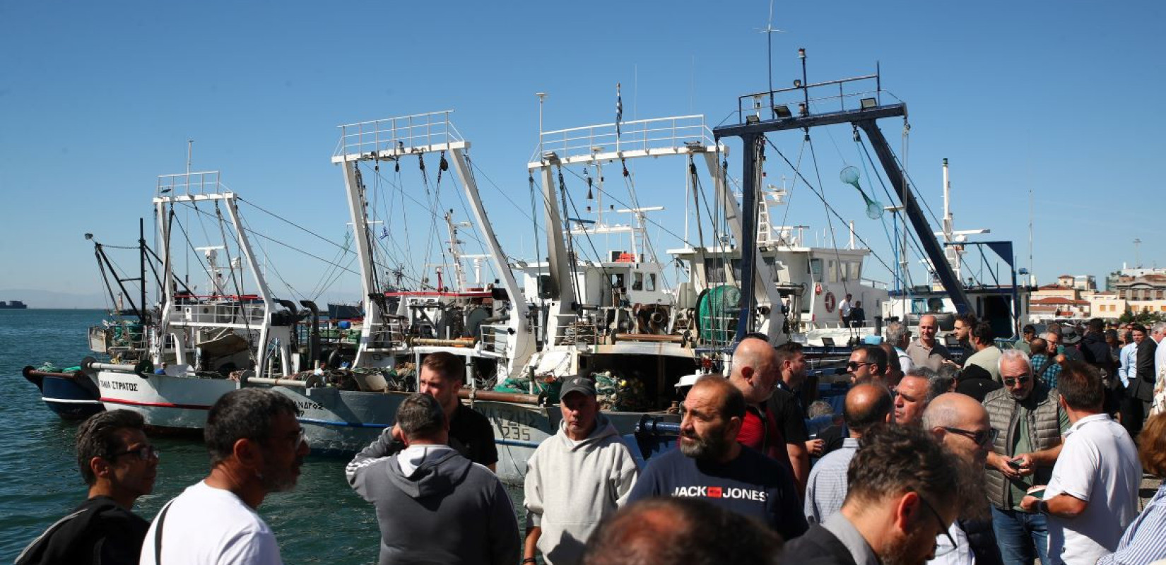 Θεσσαλονίκη: Συμβολικός αποκλεισμός της Λεωφόρου Νίκης από τους αλιείς