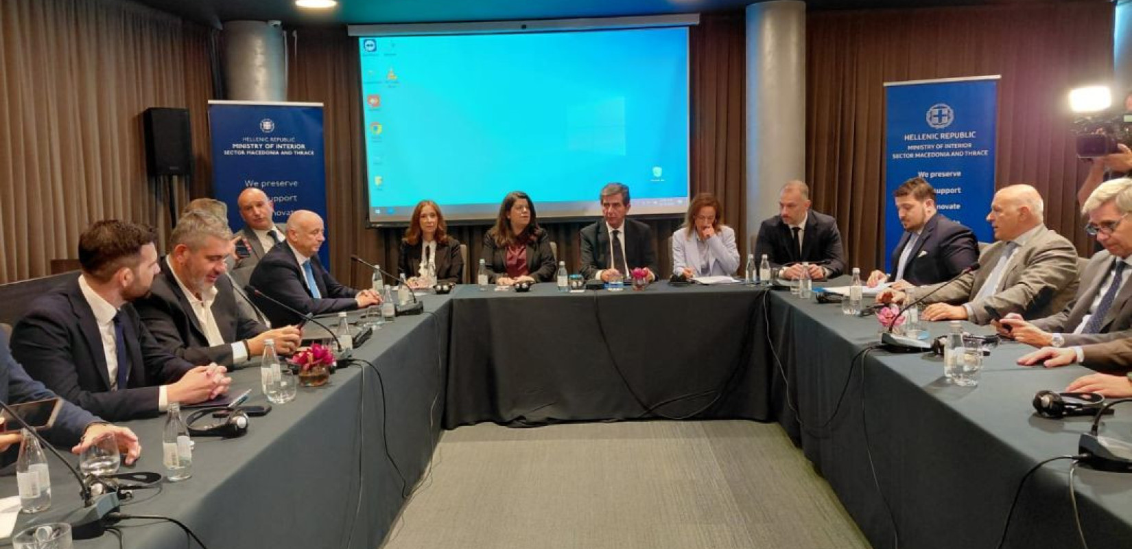 Αλβανία: Συνάντηση του Κ. Γκιουλέκα με Έλληνες και Αλβανούς επενδυτές