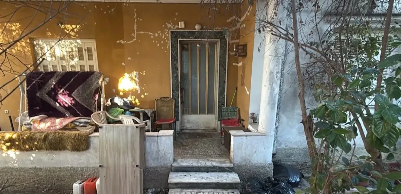 Μενίδι: Την έσπασαν στο ξύλο και στη συνέχεια την έπνιξαν - Σοκάρει η ιατροδικαστική της 89χρονης