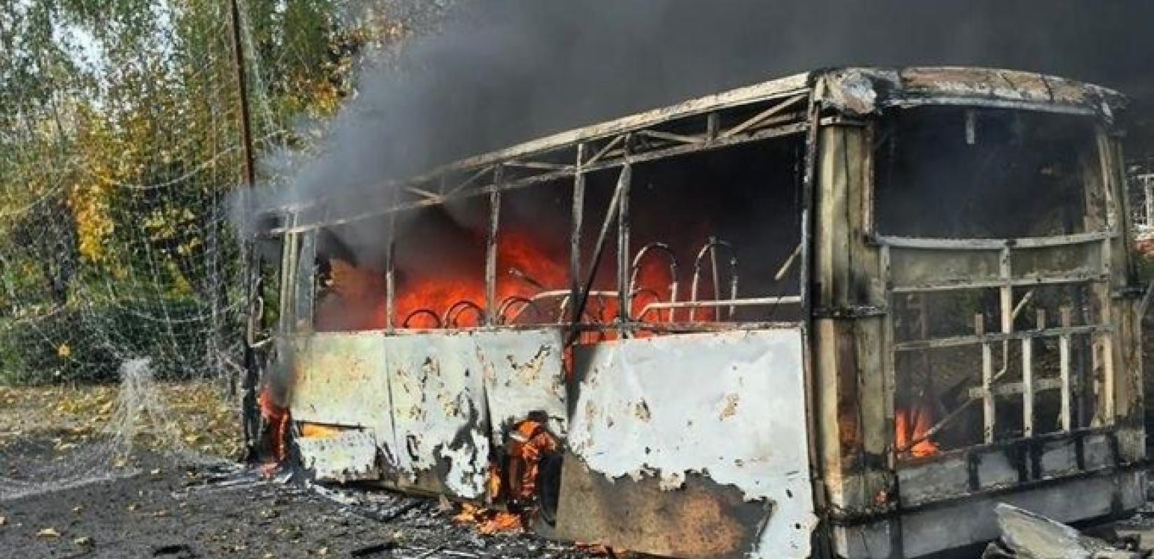 Ουκρανία: Ρωσική βόμβα ολίσθησης σκότωσε 12 άτομα μετά από πλήγμα σε δύο λεωφορεία