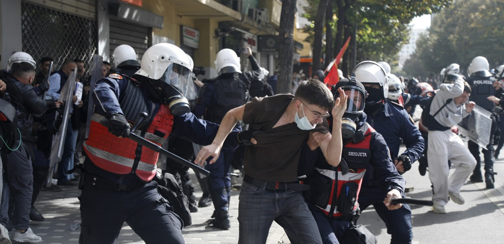 Αλβανία: Βίαια επεισόδια κατά τη συγκέντρωση των φοιτητών