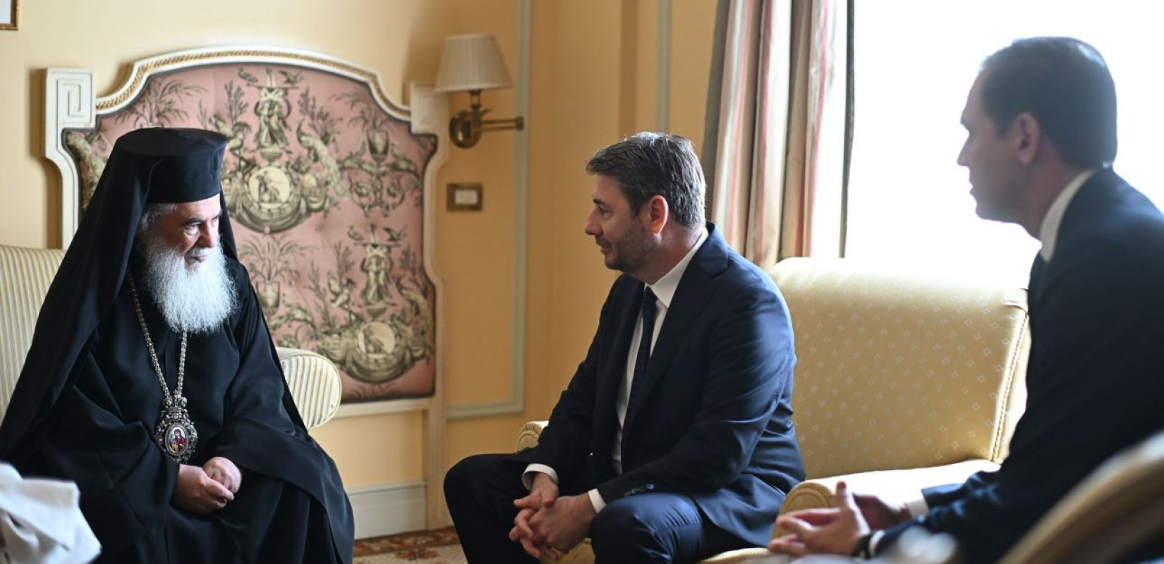 Επικοινωνία Ν. Ανδρουλάκη με τον Πατριάρχη Ιεροσολύμων μετά την επίθεση στην Ιορδανία