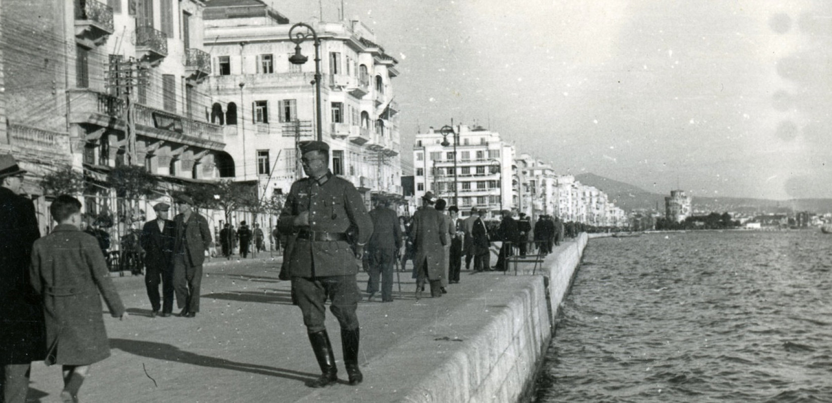 Πηγή: Μουσείο Φωτογραφίας «Χρήστος Καλεμκερής», Δήμου
Καλαμαριάς