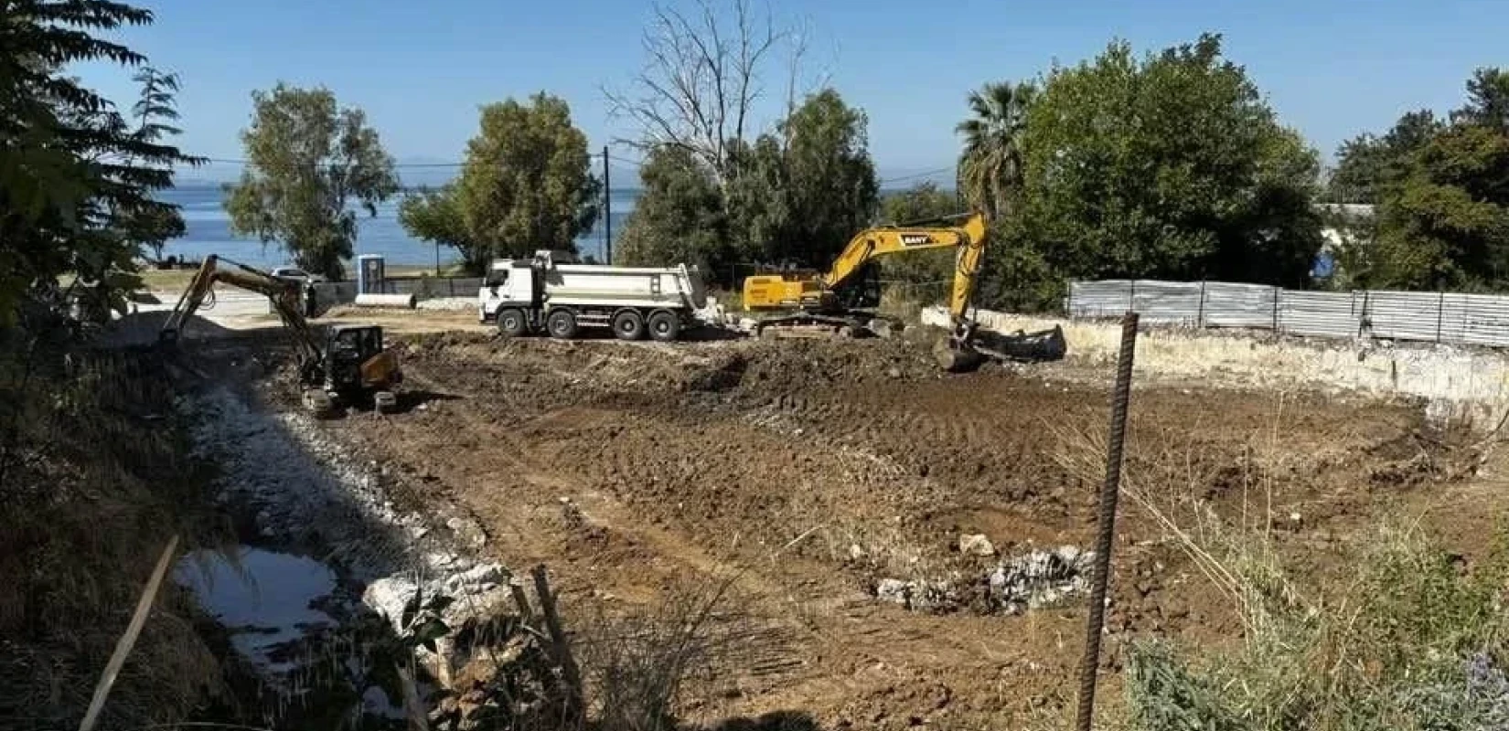 Καλαμαριά: Οι ευθύνες και οι χαμένες ευκαιρίες που επέτρεψαν την ανέγερση κατοικιών δίπλα στο «Παναγία» και η πρόταση για λύση