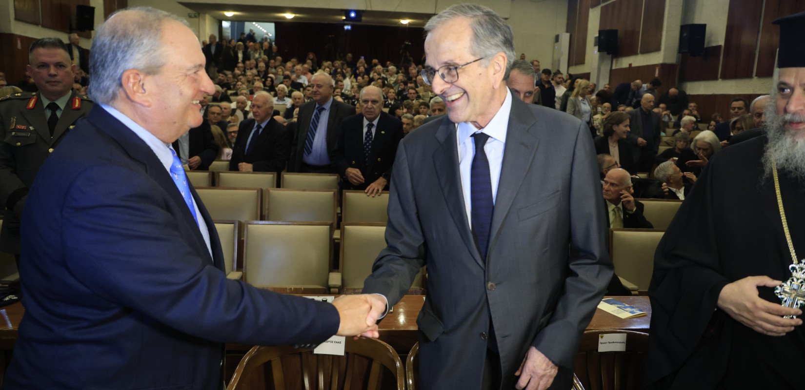 Α. Σαμαράς μετά την ομιλία Καραμανλή: «Άλλοι πρέπει να τον ακούσουν»