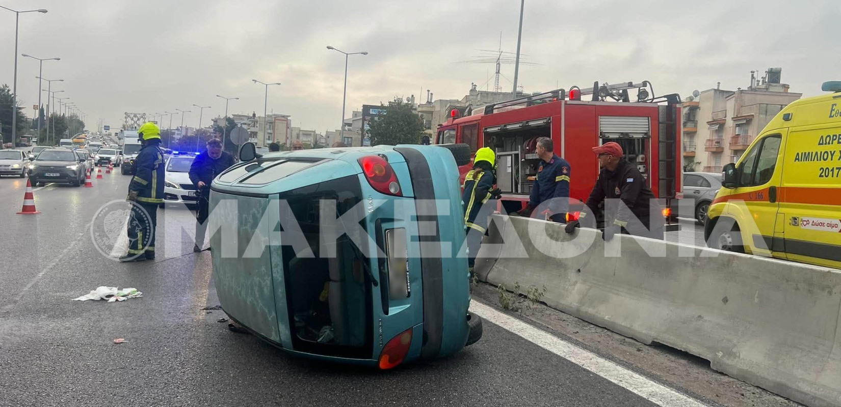 Σοβαρό τροχαίο στη Θεσσαλονίκη: ΙΧ αναποδογύρισε κοντά στη Βούλγαρη - Τραυματισμένη οδηγός στο ΑΧΕΠΑ