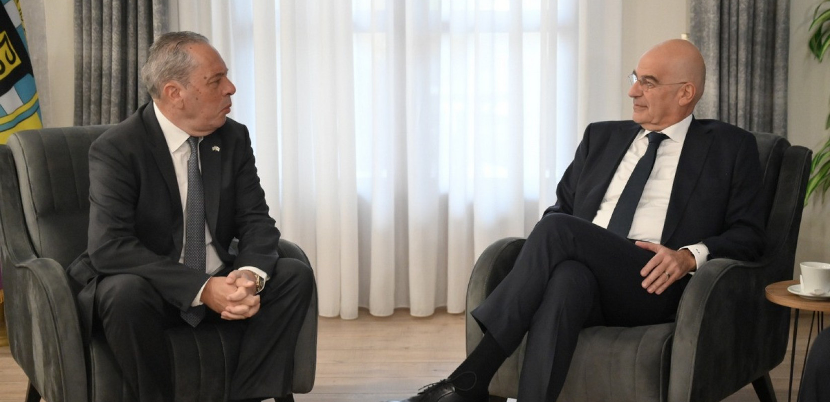 Συνάντηση Νίκου Δένδια με τον υπουργό Άμυνας της Κυπριακής Δημοκρατίας