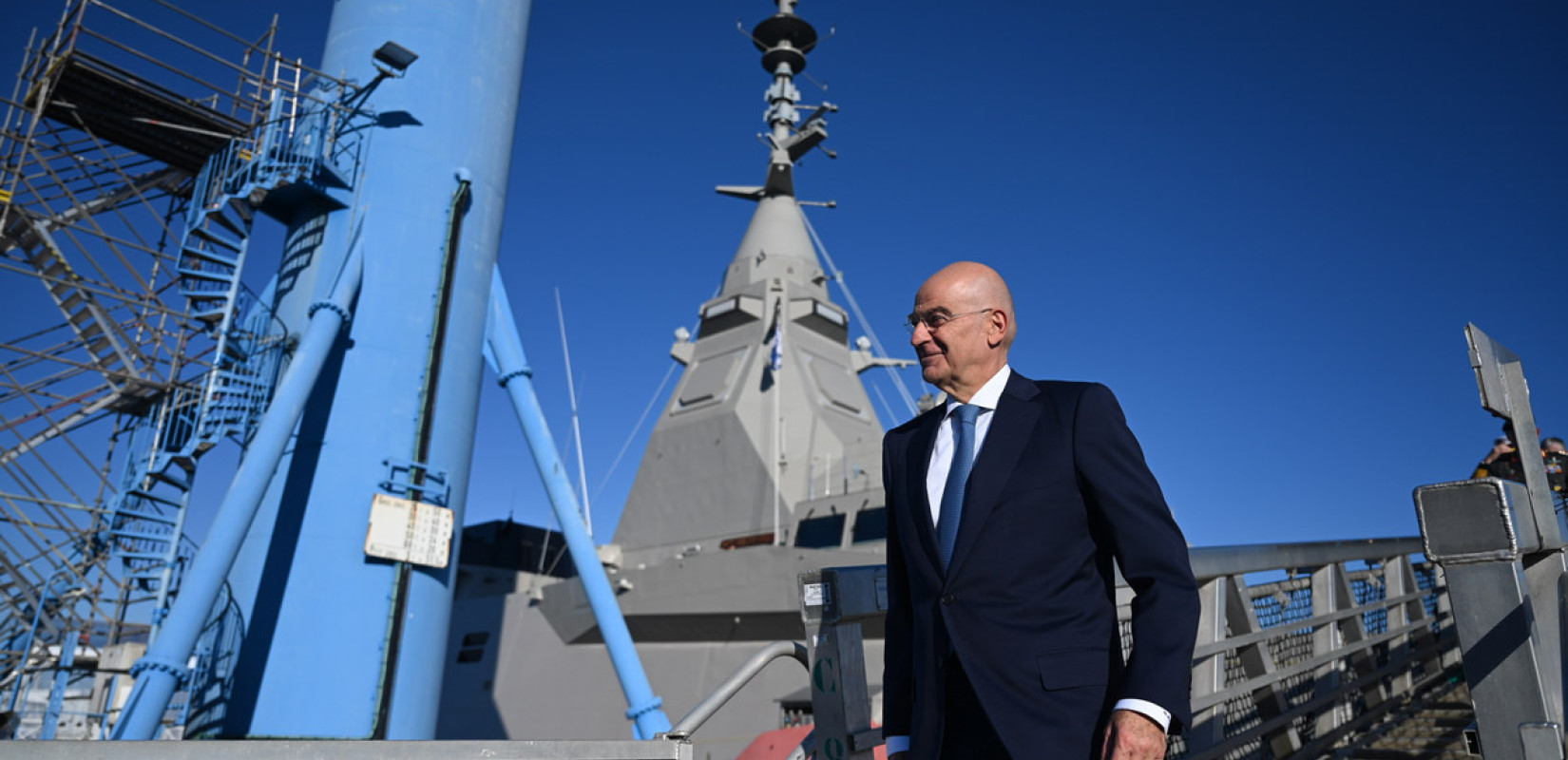 Γαλλία: Υψώθηκε η ελληνική σημαία στη φρεγάτα Belharra «Νέαρχος» - Ν. Δένδιας»: Η πιο σύγχρονη πλατφόρμα που έχει δημιουργηθεί