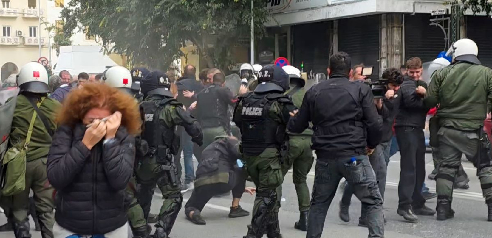 ΚΚΕ: «Ανοχή και στήριξη στη φασιστική δράση» καταγγέλλει για την επίθεση των ΜΑΤ στην αντιφασιστική συγκέντρωση στη Θεσσαλονίκη
