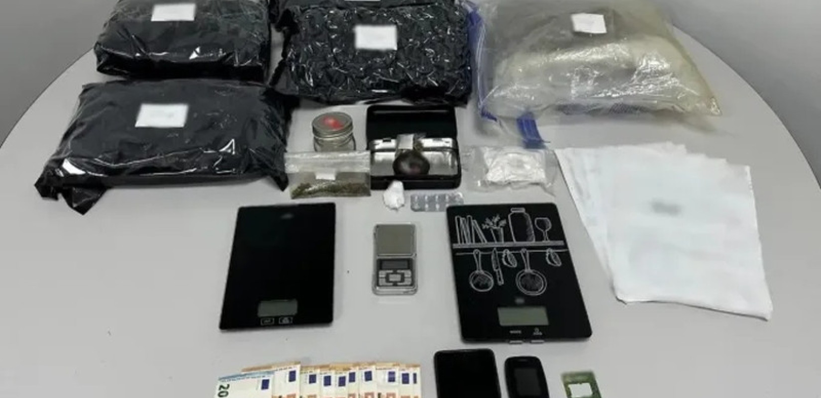 Θεσσαλονίκη: Έλαβε δύο κιλά «αμερικάνικου» skunk μεσω courier - Χειροπέδες σε 38χρονο με βαρύ παρελθόν