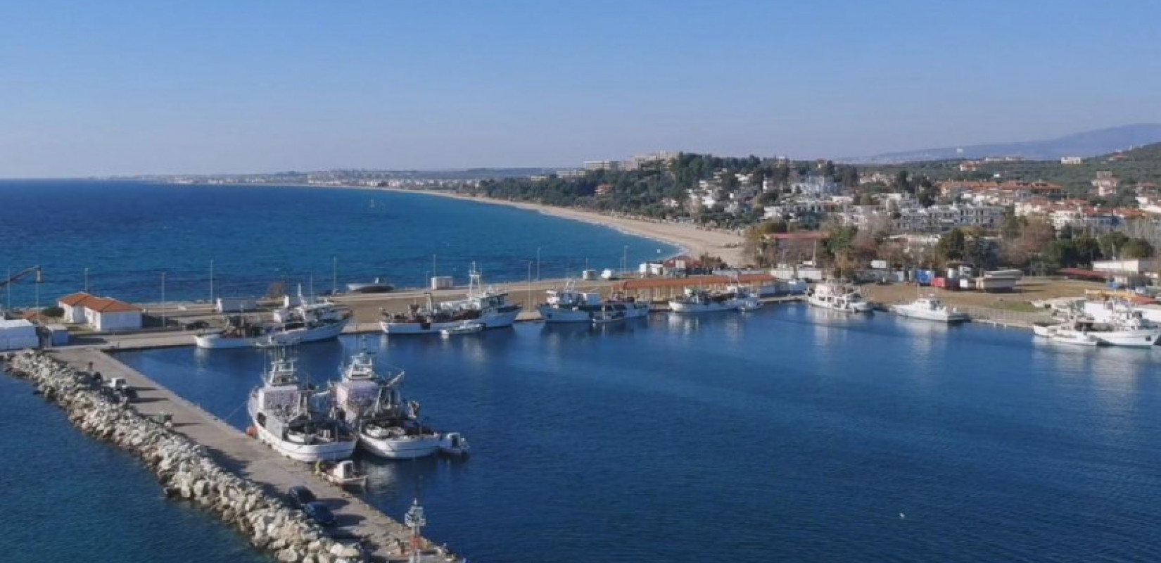 Χαλκιδική: Θαλάσσια ρύπανση από διαρροή γιοτ στα Νέα Μουδανιά - Συνελήφθη ο ιδιοκτήτης