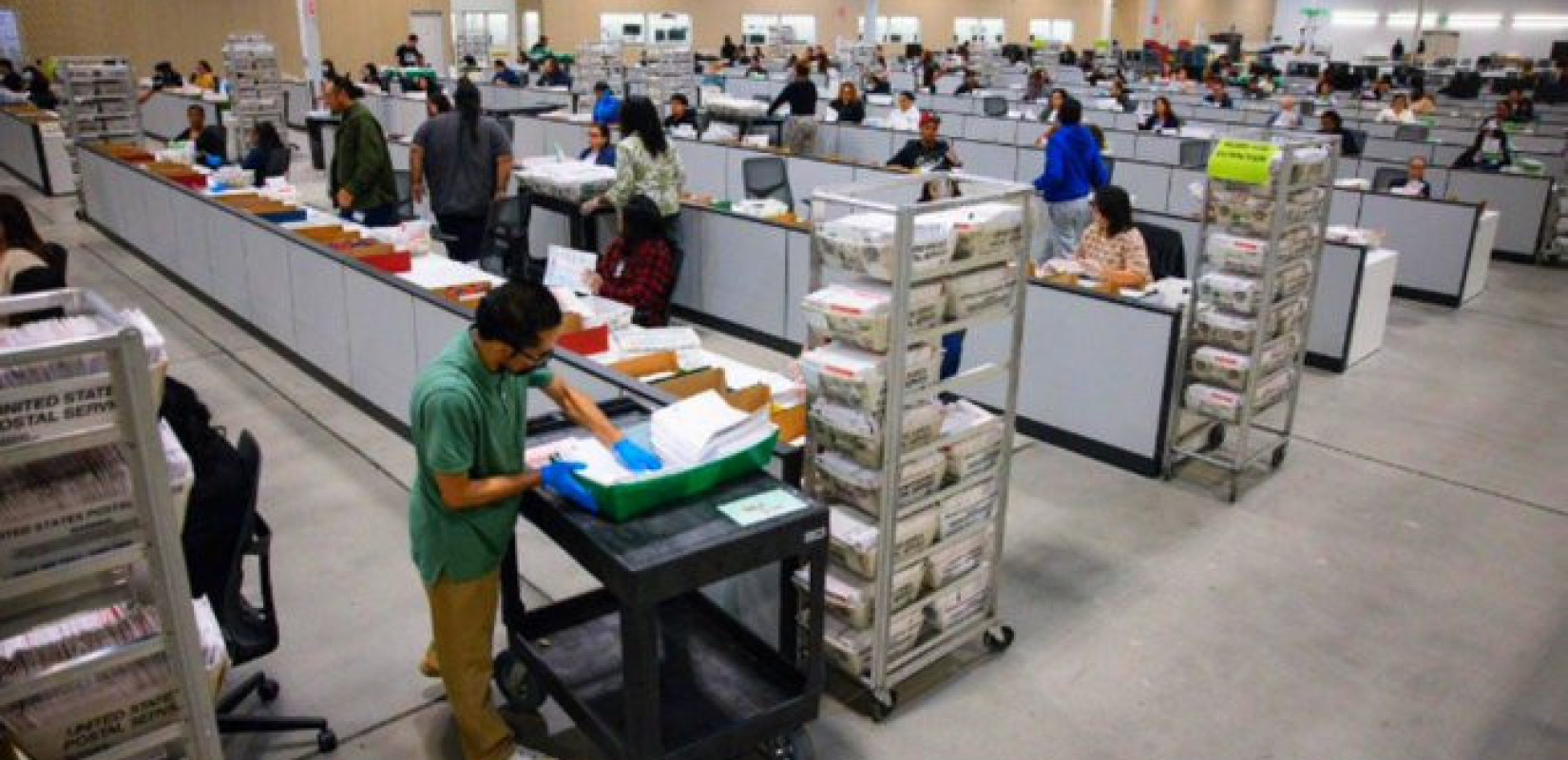 ΗΠΑ: Ρεκόρ πρόωρης ψήφου με 47,9 εκατ. πολίτες - Το προβάδισμα των Δημοκρατικών και οι κρίσιμες Πολιτείες