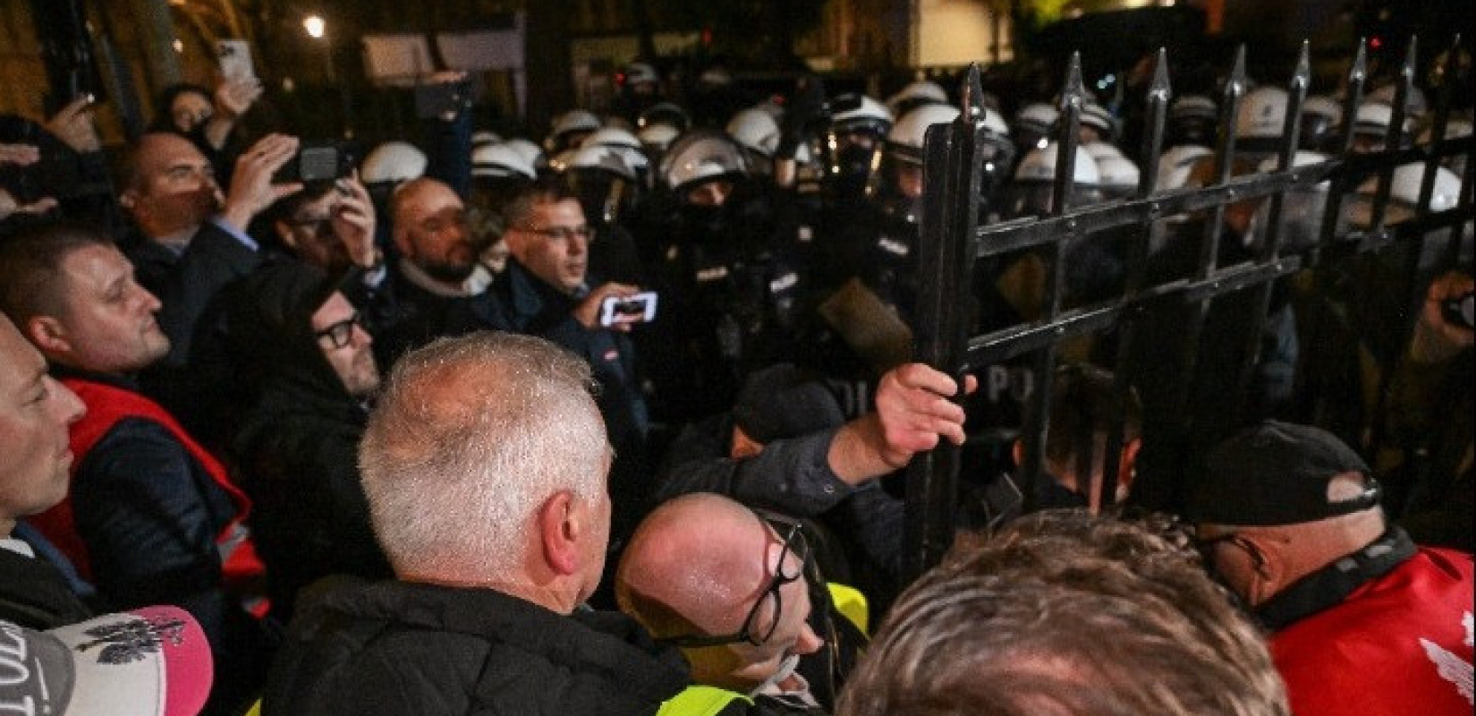 Πολωνία: Ο πρόεδρος συγκαλεί τα κόμματα για να βρουν μια διέξοδο στην πολιτική κρίση