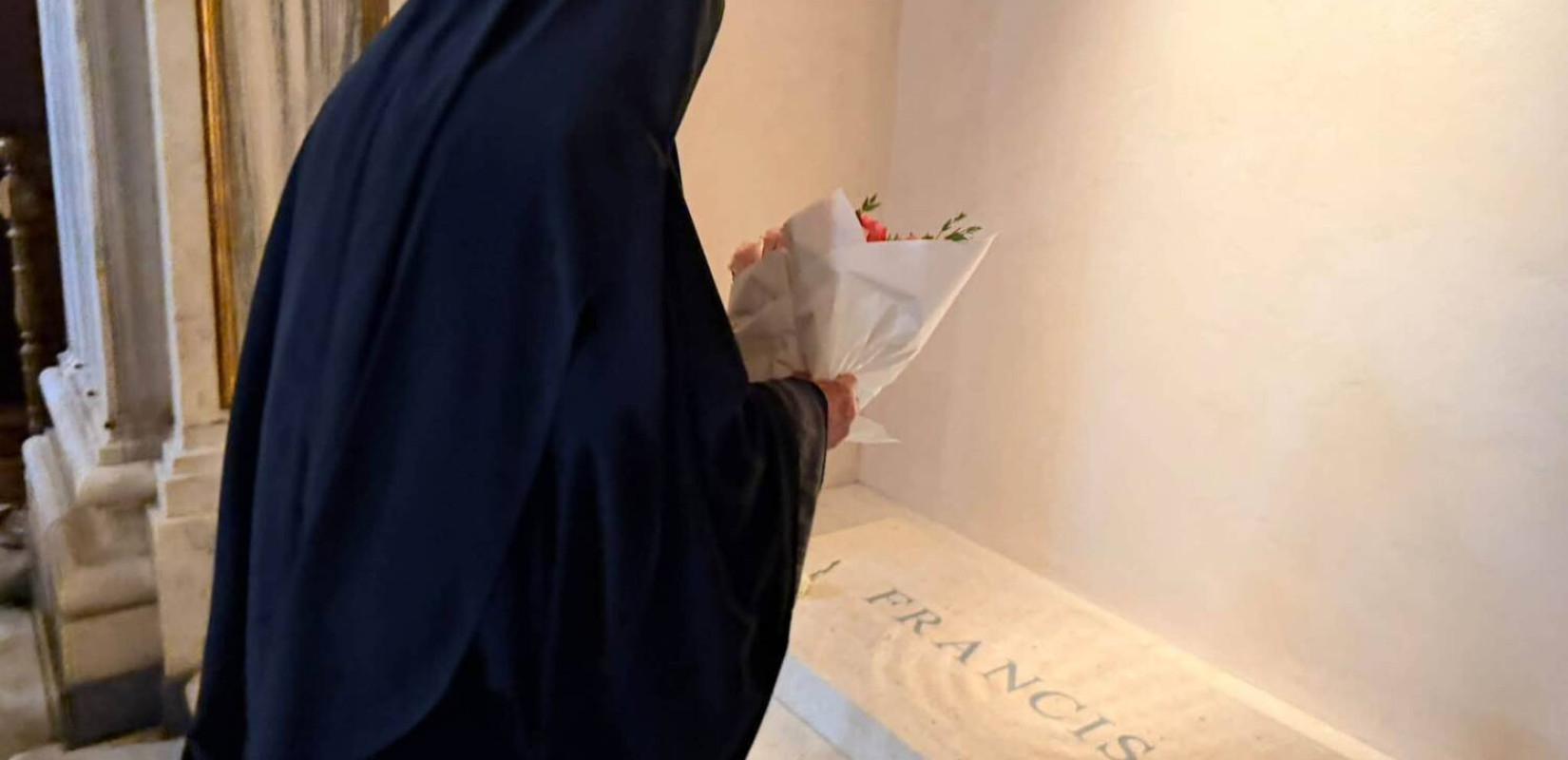 Στον τάφο του αειμνήστου Πάπα Φραγκίσκου προσευχήθηκε ο Οικουμενικός Πατριάρχης