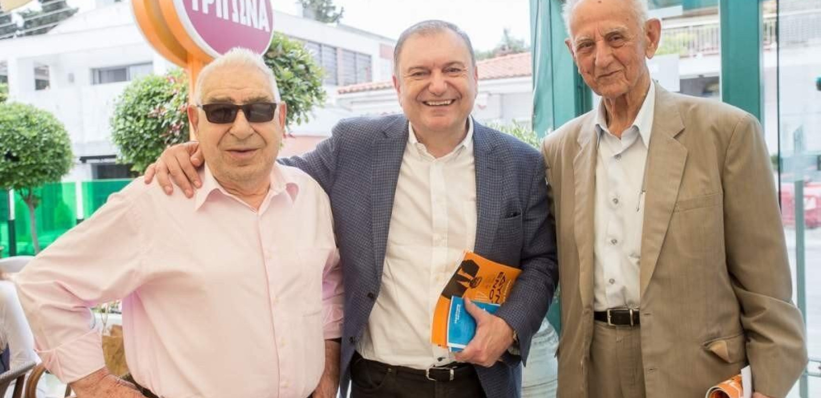 To λεωφορείο της «Δύναμης Ενότητας» του Ιγνάτιου Καϊτεζίδη "τερματίζει" στο Πανόραμα 