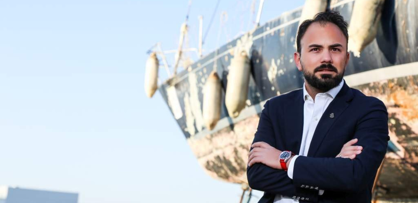 Νίκος Σδούγγος: Χορεύοντας με τους (κομματικούς) λύκους