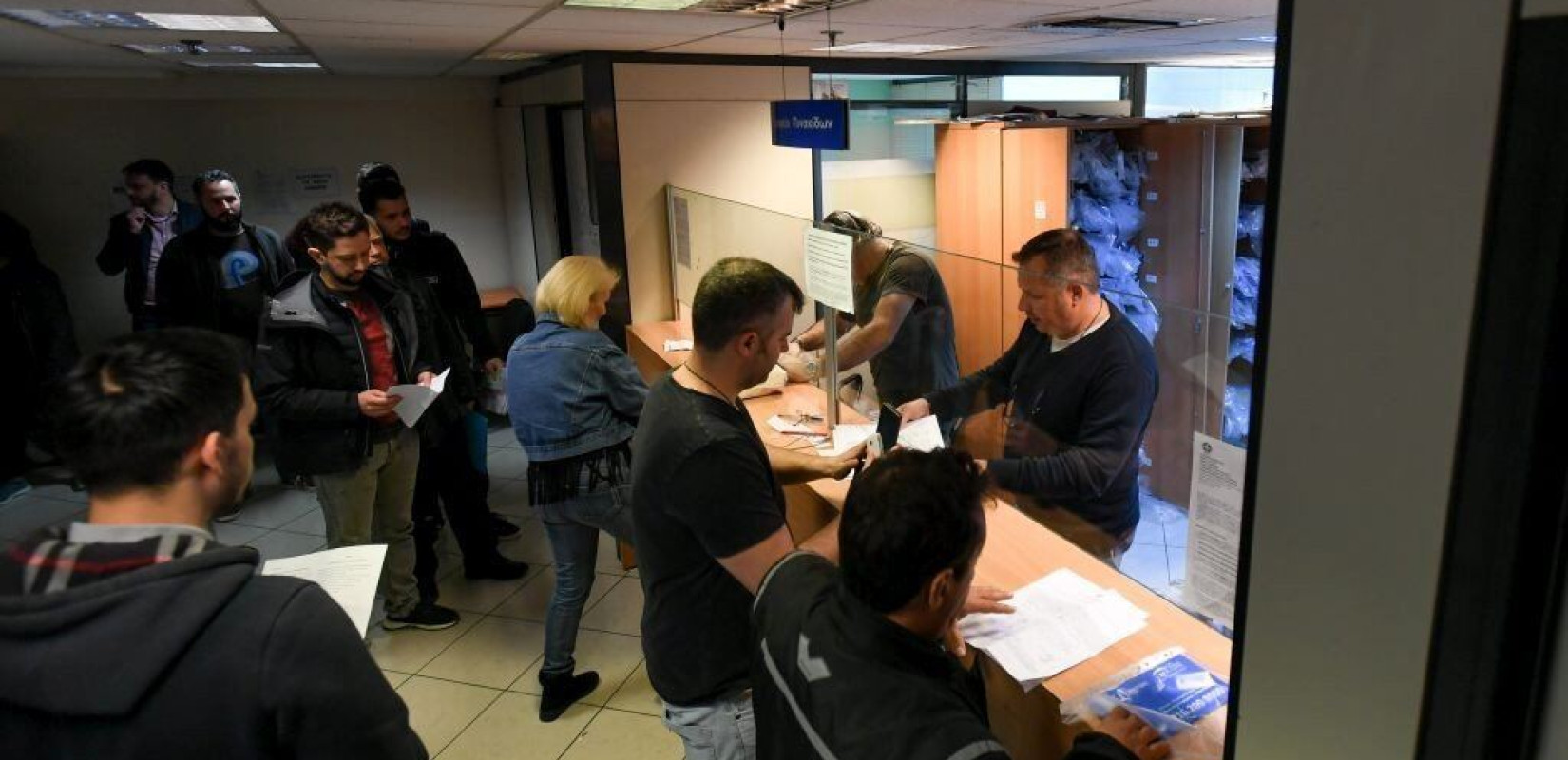 Επιστρέφονται πινακίδες και άδειες κυκλοφορίας κι οδήγησης 