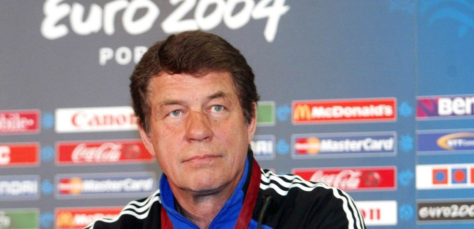 11 Ιουνίου 2004: Οι δηλώσεις του Ρεχάγκελ πριν την πρεμιέρα του EURO