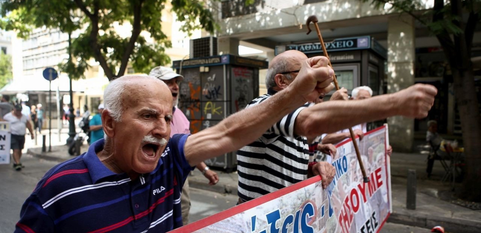 To πρωτοδικείο Θεσσαλονίκης δικαίωσε συνταξιούχο για περικοπές σε συντάξεις και δώρα