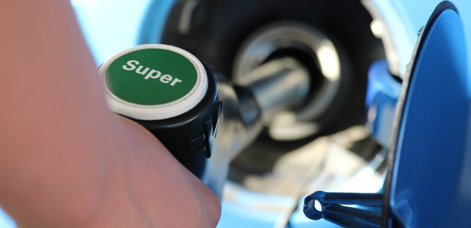 Καύσιμα: Η άρση του λοκντάουν στην Κίνα μπορεί να φέρει την αμόλυβδη στα 3 ευρώ στην Ελλάδα