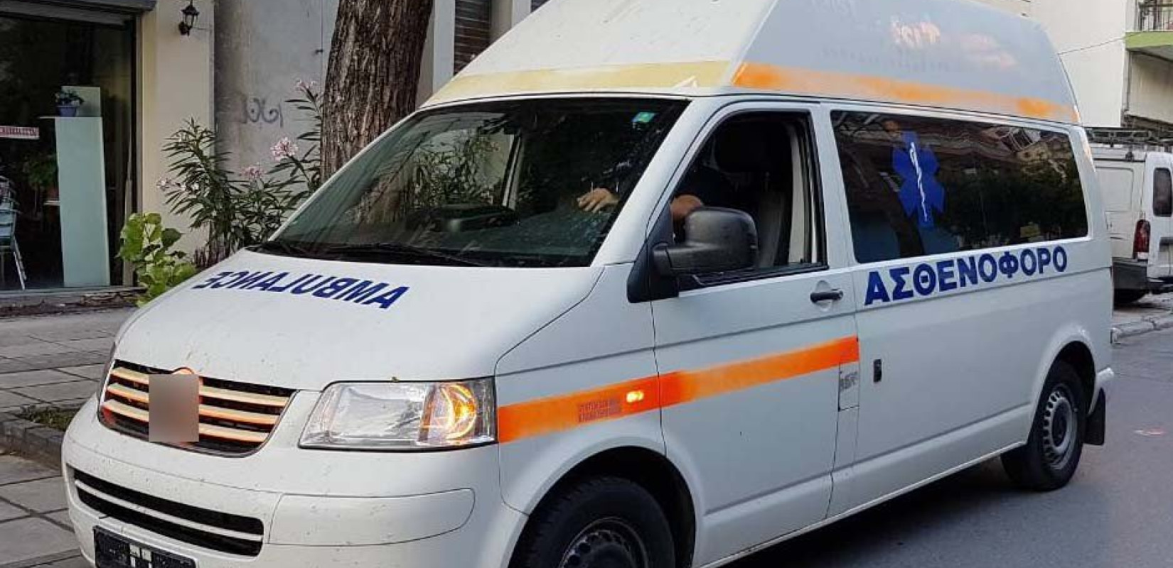 Το ψεύτικο ασθενοφόρο που μετέφερε τους παρατυπους μετανάστες (φωτ.)