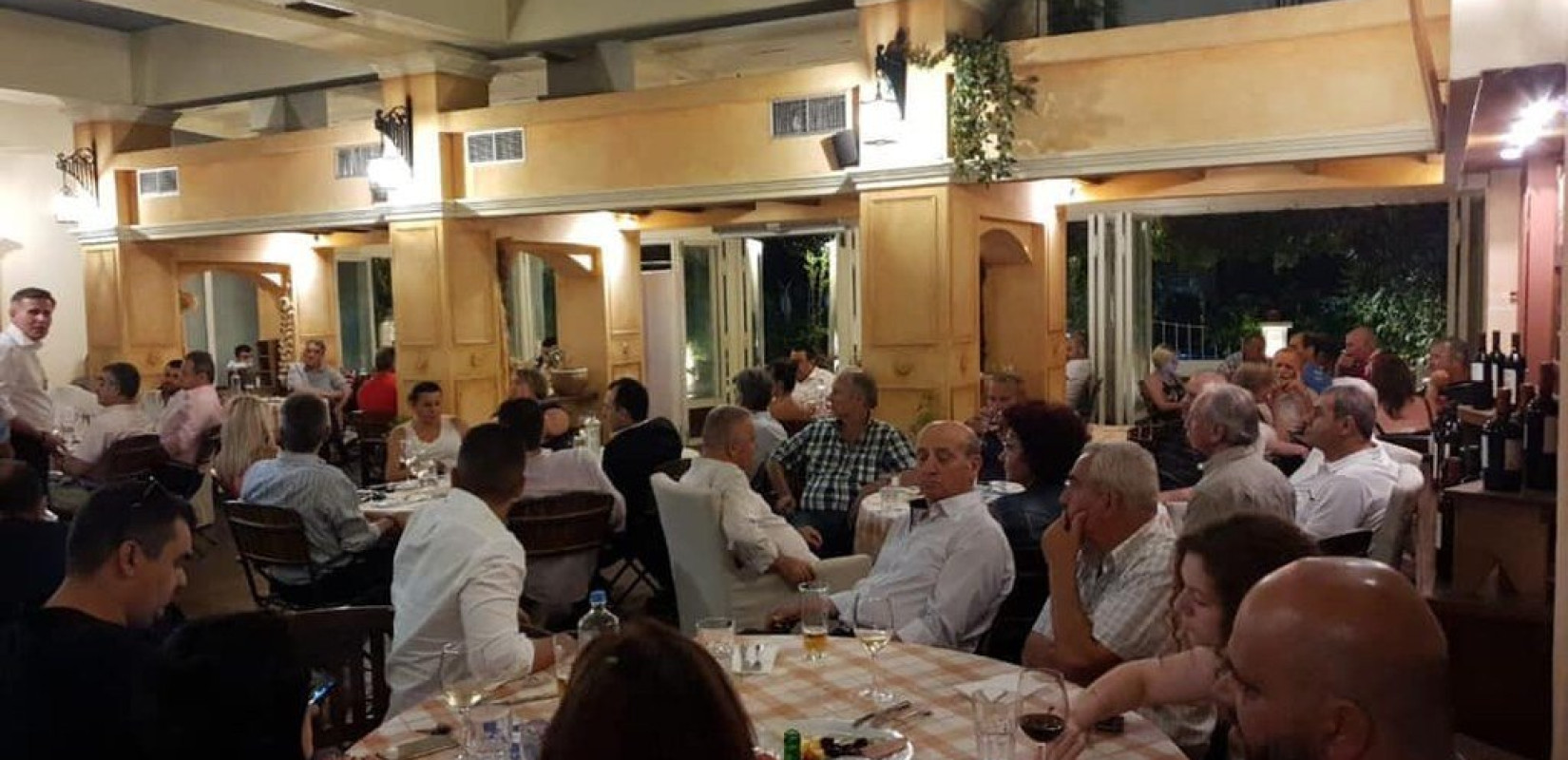 Με υποστηρικτές της υποψηφιότητάς του στο Ωραιόκαστρο συναντήθηκε χθες ο Γιάννης Καραγιάννης