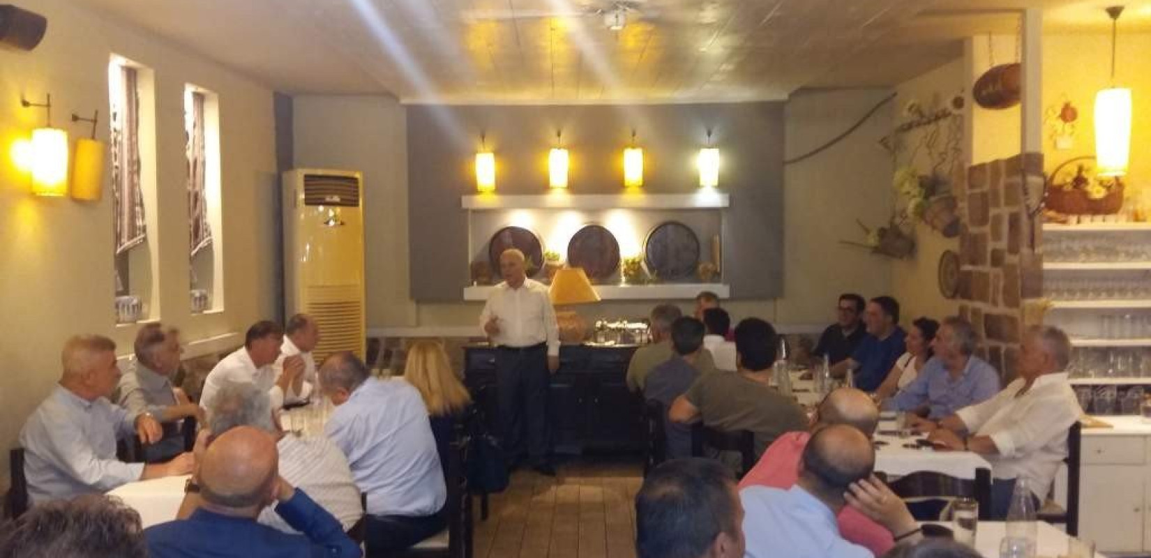 Τι συζητούσαν για 4 ώρες λογιστές, οικονομολόγοι, επιχειρηματίες με τον Παναγιώτη Κοκκόρη