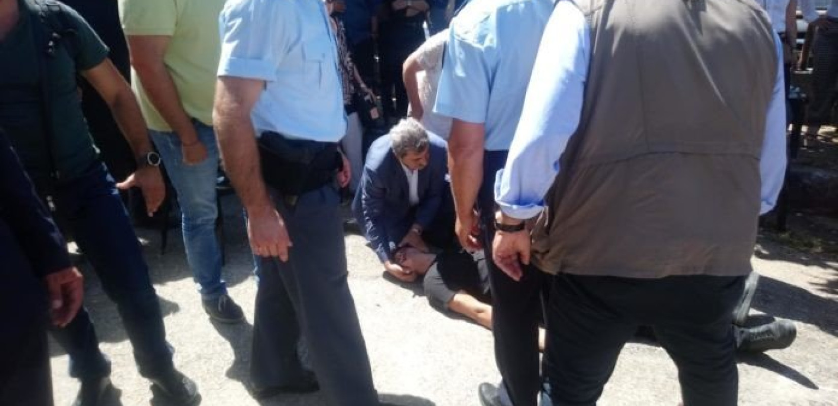 Ο Πολάκης έσωσε άνδρα που έπαθε επιληπτική κρίση