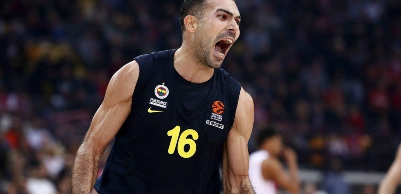 Ανανέωσε με Φενέρμπαχτσε ο Σλούκας