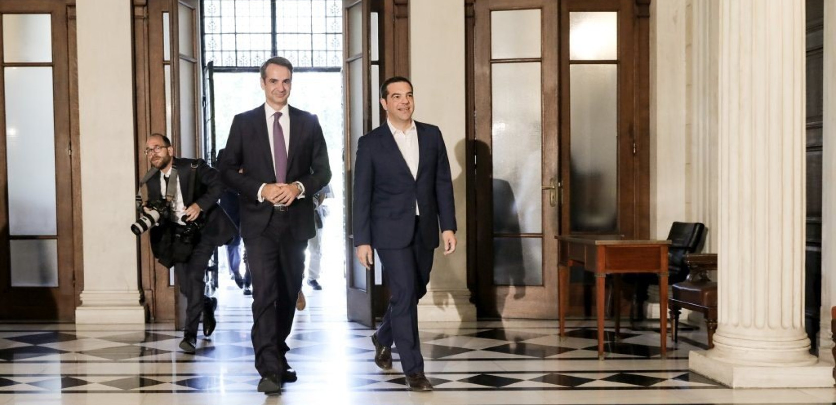 Παράδοση - παραλαβή στο Μαξίμου