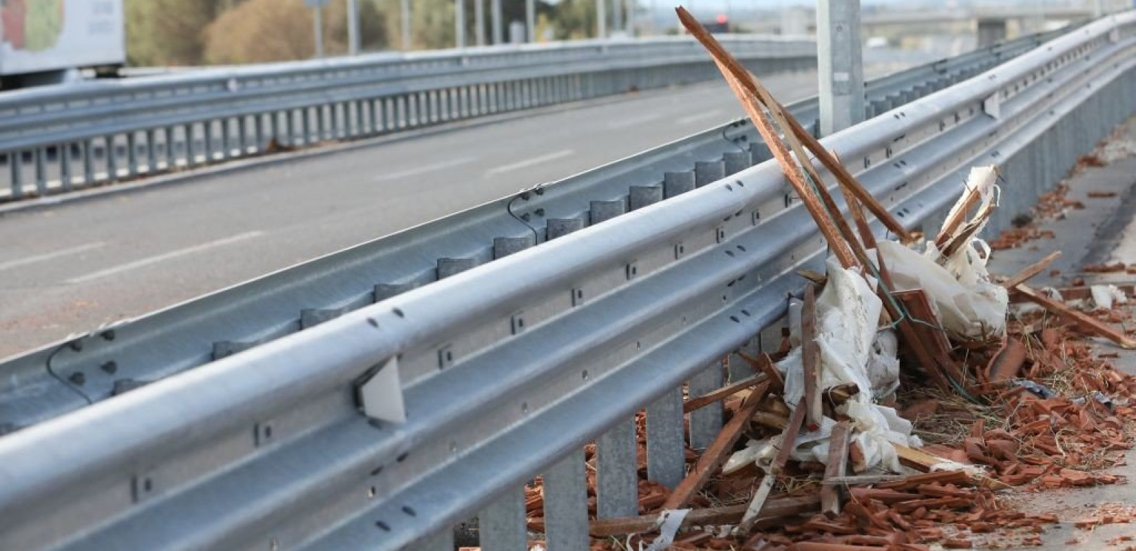 Δημοπρατείται το... χιλιόμετρο της ταλαιπωρίας στο τμήμα Μουδανιά-Ποτίδαια
