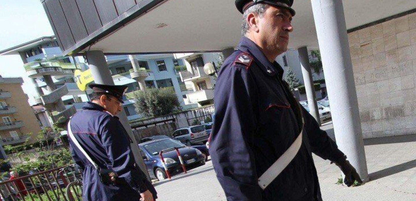 Σε κατ' οίκον κράτηση καθηγητής που εκμεταλλευόταν σεξουαλικά σπουδάστριες