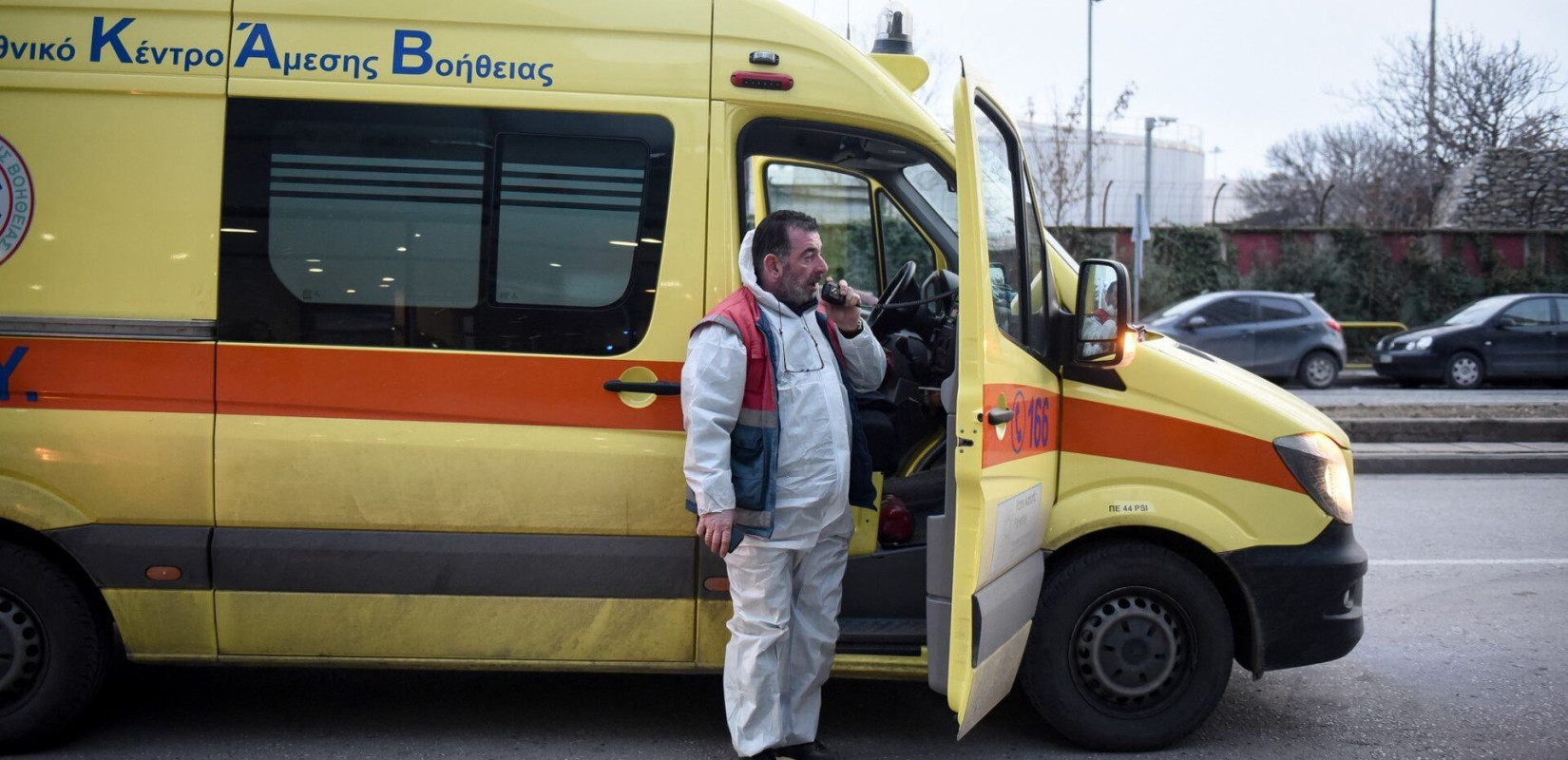 Κρίσιμα λεπτά αγωνίας εν αναμονή του… ασθενοφόρου 