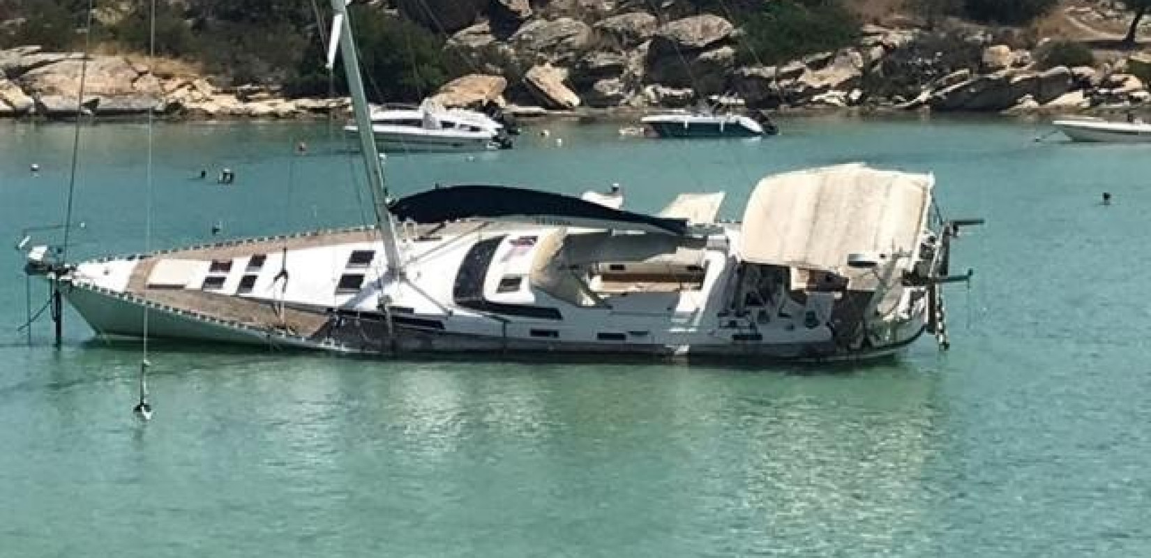 Εισροή υδάτων σε τουριστικό σκάφος στον Πειραιά