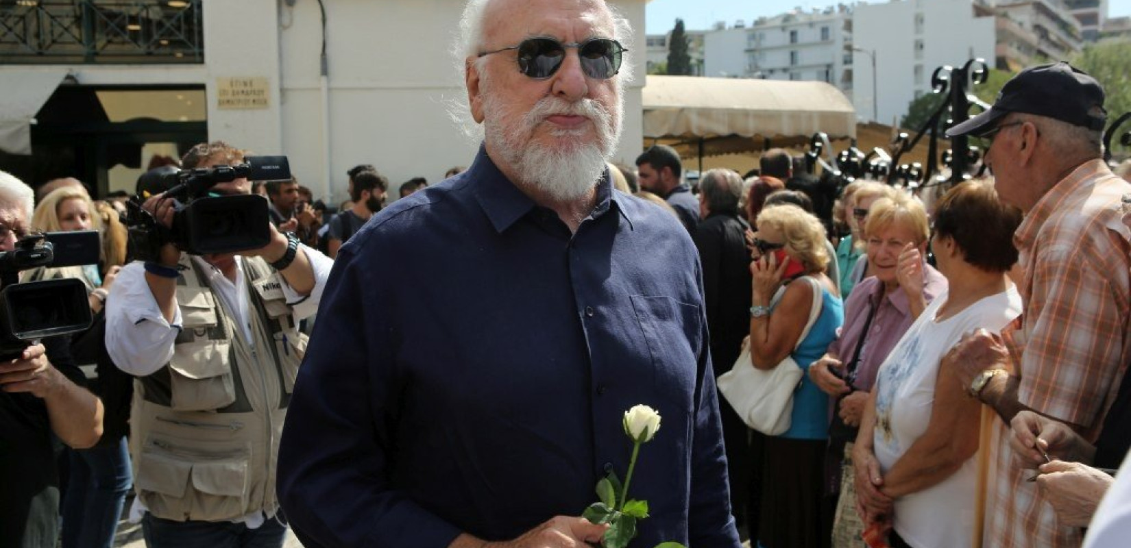 «Χορέψτε-χορέψτε» με τον Δ. Σαββόπουλο